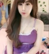 Dewi host cakep kayak barbie