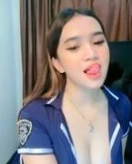 Putri Naya busana siswi sexy binal