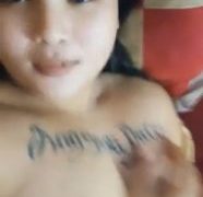 Rara buka baju pamer nenen