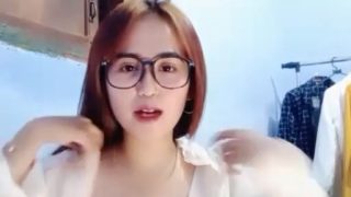 Miss Hula pamer Belahan Dada Toket Bulat