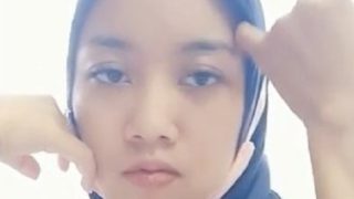 Nina Ukhti Lepas Hijab Colmek Basah
