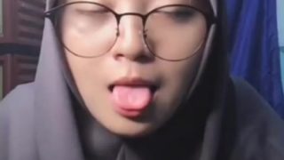 Mom Biti Ukhti Host Binal Menggoda