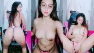 Shasha Cute Ngangkang Colmek Tipis2 Goyang Telanjang